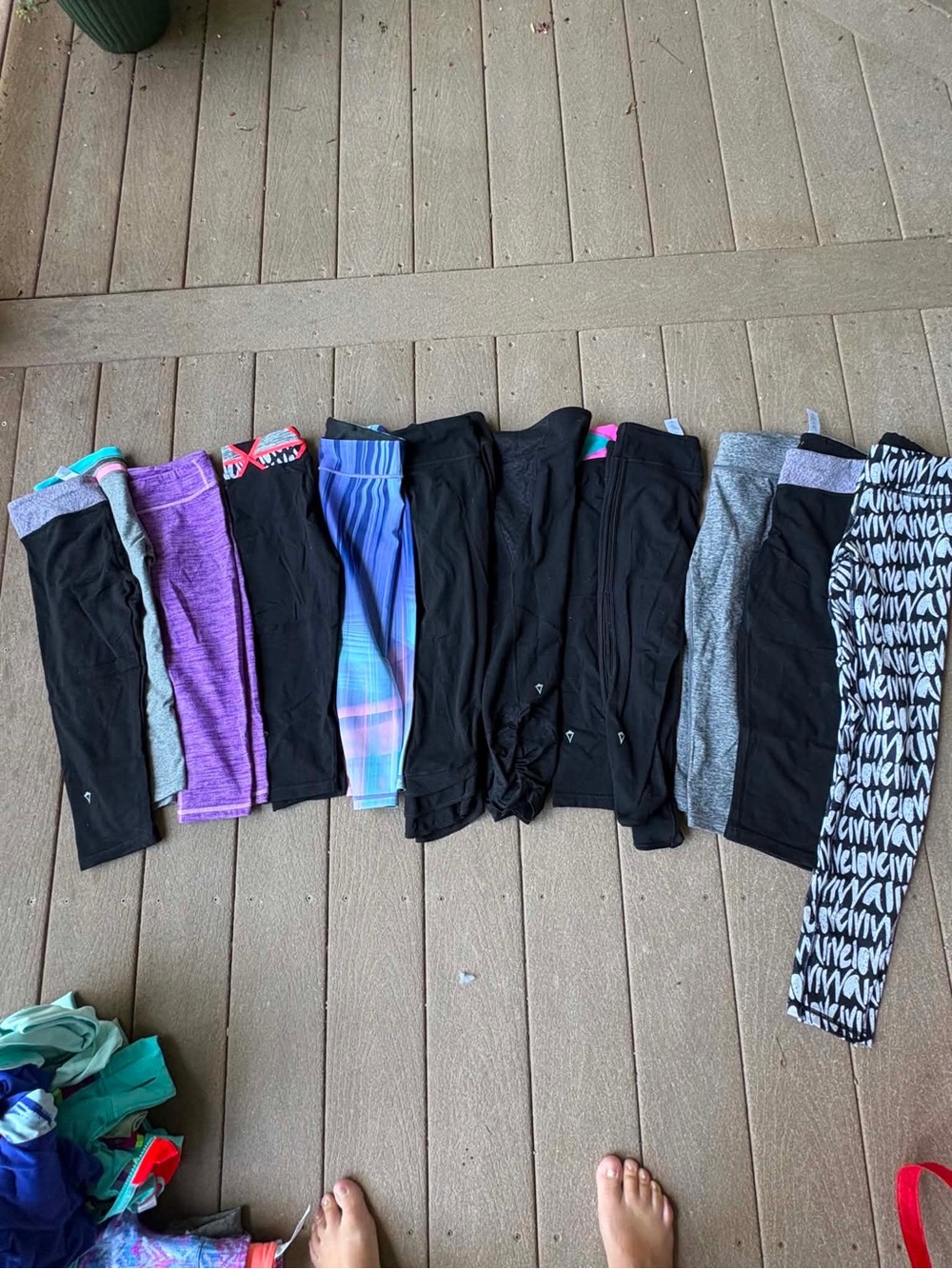Ivivva (lululemon kids) Kids Active Leggings/capri - Black, Purple, Blue Mix